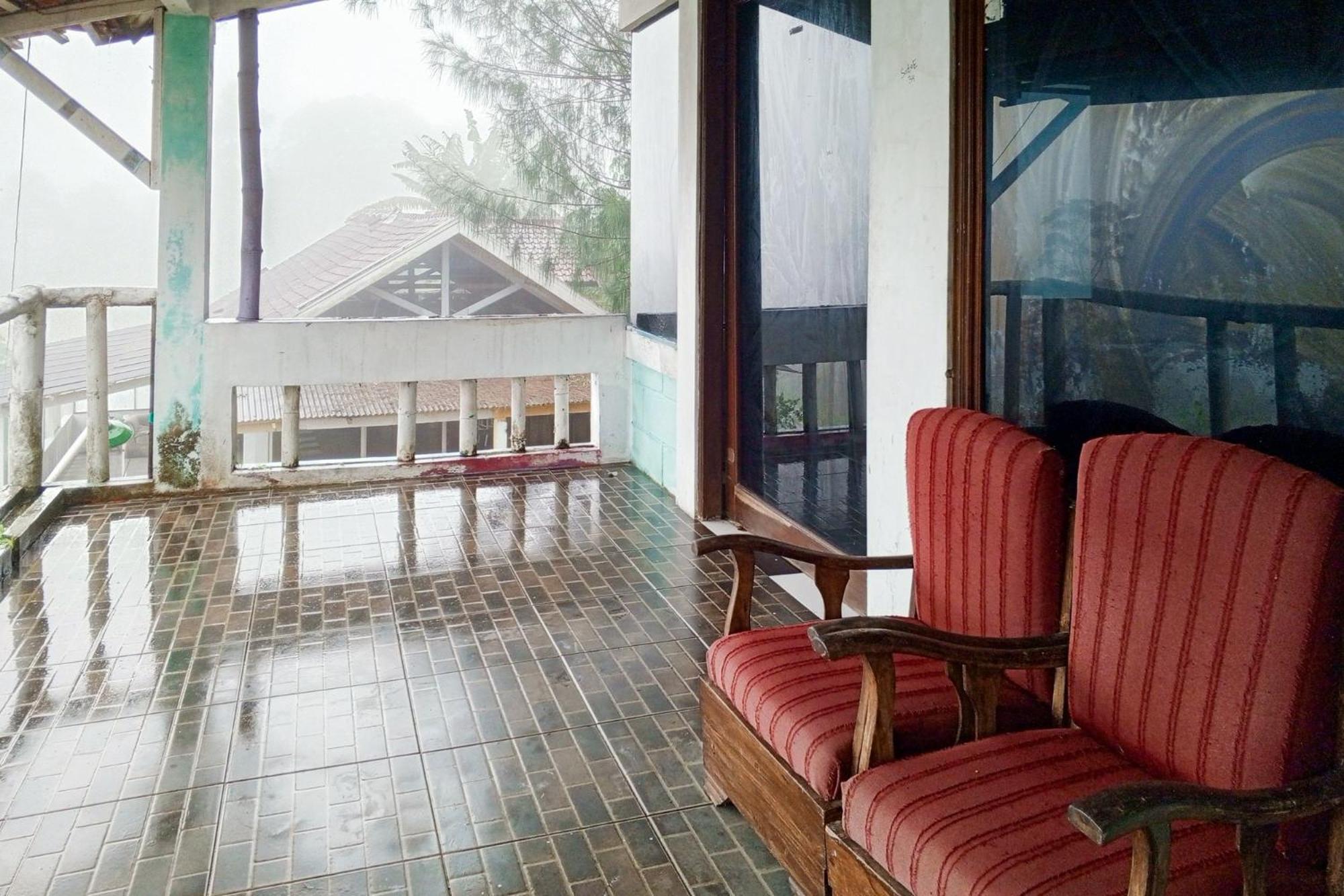 Villa Kampus Near Taman Safari Cisarua Puncak Redpartner 보고르 외부 사진